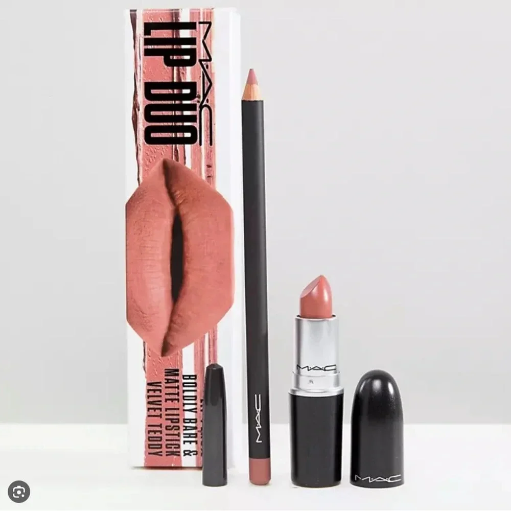 New in Box Mac Lip Duo: Lip Pencil Boldly Bare & Matte Lipstick Velvet Teddy